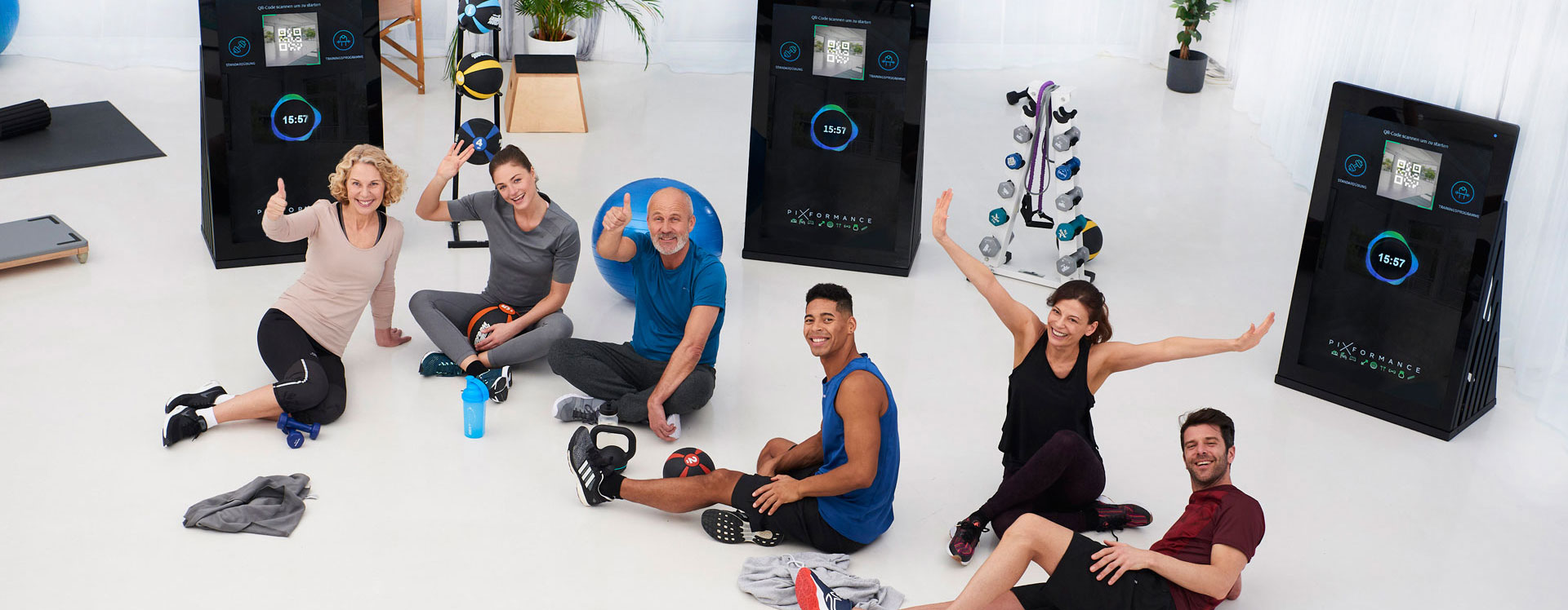 Kleingruppen-Kurse für z. B. Full Body, Fatburner, Mobility & Stretch, Booty Burn, Stretch & Relax und vieles mehr